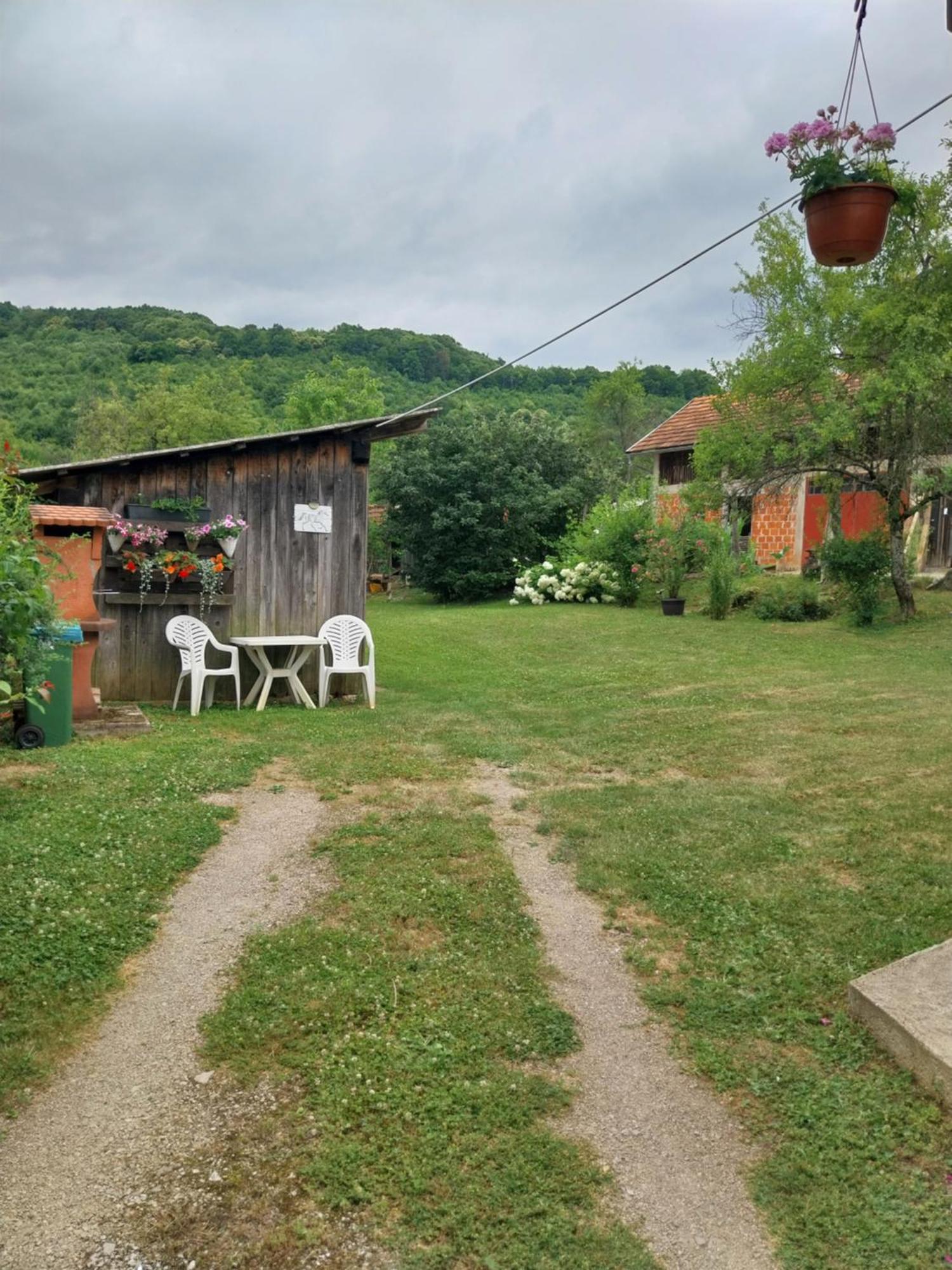 Guest House Happy Day Slunj Esterno foto