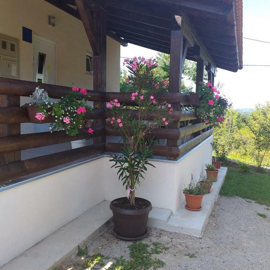 Guest House Happy Day Slunj Esterno foto