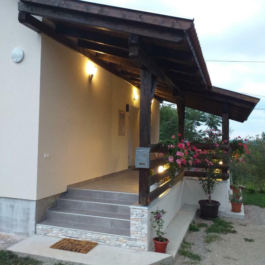 Guest House Happy Day Slunj Esterno foto
