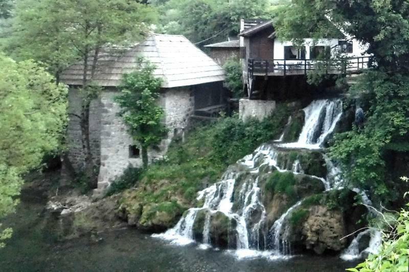 Guest House Happy Day Slunj Esterno foto