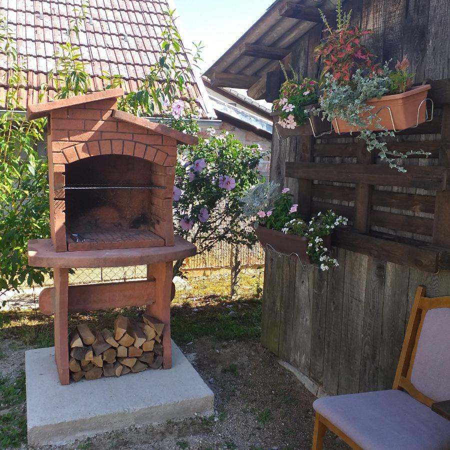 Guest House Happy Day Slunj Esterno foto